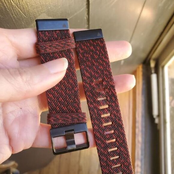 EUC Garmin QuickFit 22 Watch Band Heathered Red Nylon black metal Fenix 6 - Picture 5 of 5